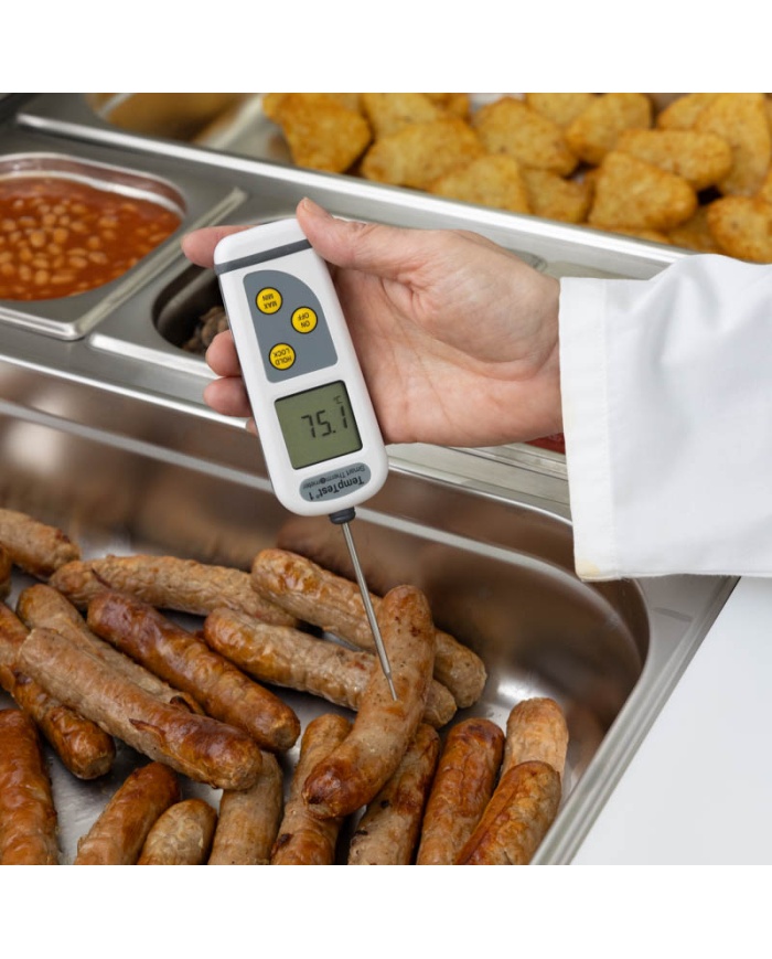 ETI Termometer TempTest® 1. Inklusive fast monterad insticksgivare Ø3.3 x 80mm. Displayen auto-roterar för enkel avläsning. IP67. Mätområde -50 till 300°C. Med kalibreringscertifikat och bärväska.