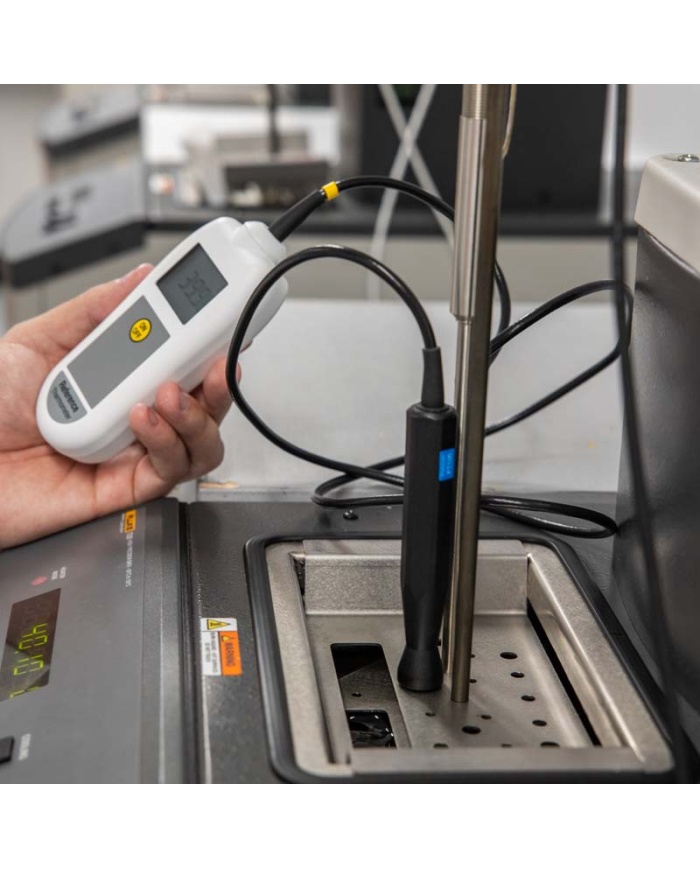 ETI Referens-termometer för att kalibrera andra termometrar. Levereras med PT100-givare och 5-punkters kalibreringscertifikat