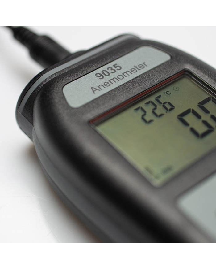 ETI Anemometer & termometer model 9035, visar sanmtidigt lufthastighet och temperatur. Max & Min. Givaren är monterad på spiralkabel